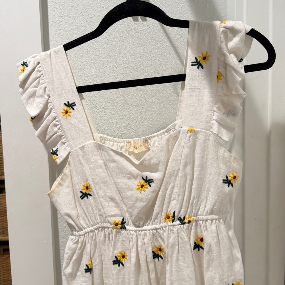 Altar'd State White Floral Ruffle Top